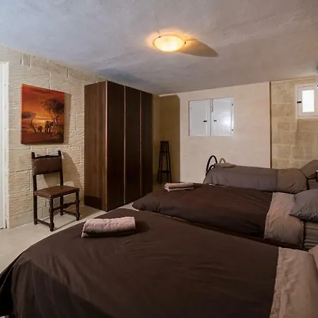 Zeppi's Luxury Farmhouse With Private Pool
